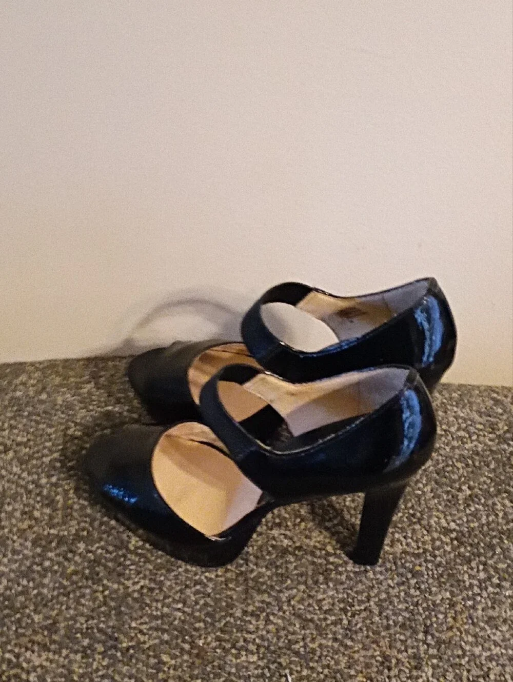 MICHAEL Michael Kors Black Patent Open-Toe Ankle-Strap Heels Size 6